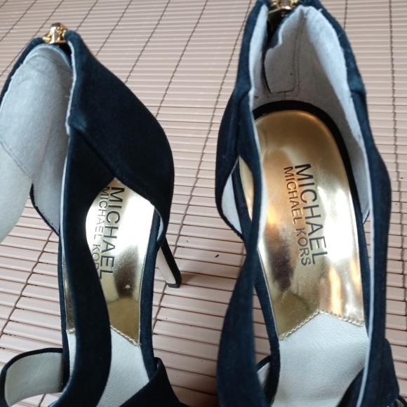 Michael Kors Criss Cross Black Suede Platform 5" h - Picture 6 of 10